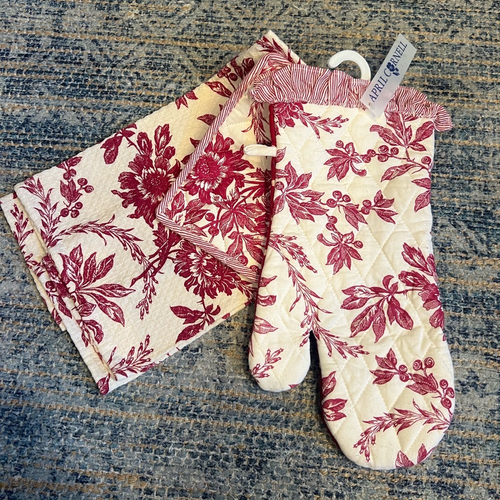 April Cornell Red Toile Kitchen Set - NWT